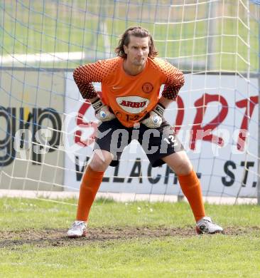 Fussball Unterliga Ost. ASV gegen Wernberg.  Mario Krassnitzer (ASV). Annabichl, am 21.4.2013.
Foto: Kuess
---
pressefotos, pressefotografie, kuess, qs, qspictures, sport, bild, bilder, bilddatenbank