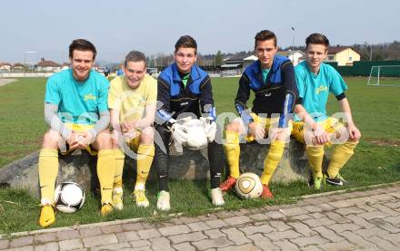 Fussball Unterliga Ost. ASV gegen Wernberg. Andre Croatto, Alexander Reichmann,  Niklas Rautnig, Daniel Arneitz, David Kargl,   (Wernberg). Annabichl, am 21.4.2013.
Foto: Kuess
---
pressefotos, pressefotografie, kuess, qs, qspictures, sport, bild, bilder, bilddatenbank