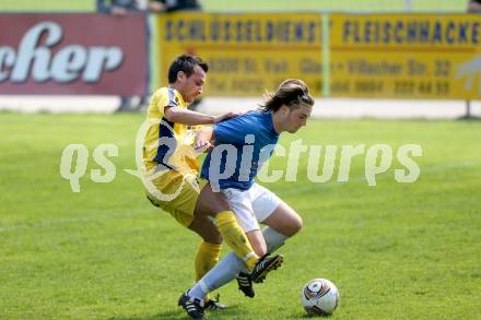 Fussball Unterliga Ost. ASV gegen Wernberg. David Podgornik,  (ASV),  Philipp Weissenberger (Wernberg). Annabichl, am 21.4.2013.
Foto: Kuess
---
pressefotos, pressefotografie, kuess, qs, qspictures, sport, bild, bilder, bilddatenbank