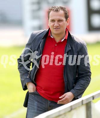 Fussball Unterliga Ost. ASV gegen Wernberg. Trainer Alexander Suppantschitsch (ASV). Annabichl, am 21.4.2013.
Foto: Kuess
---
pressefotos, pressefotografie, kuess, qs, qspictures, sport, bild, bilder, bilddatenbank