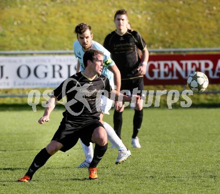 Fussball. Kaerntner Liga. Koettmannsdorf gegen St. Veit. Rozgonji Laslo (Koettmannsdorf), Riesser Manuel (K) (St. Veit). Koettmannsdorf, 24.4.2013.
Foto: Kuess
---
pressefotos, pressefotografie, kuess, qs, qspictures, sport, bild, bilder, bilddatenbank