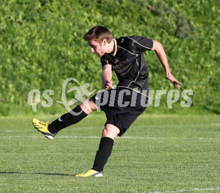 Fussball. Kaerntner Liga. Koettmannsdorf gegen St. Veit. Orgonyi Jakob (Koettmannsdorf). Koettmannsdorf, 24.4.2013.
Foto: Kuess
---
pressefotos, pressefotografie, kuess, qs, qspictures, sport, bild, bilder, bilddatenbank