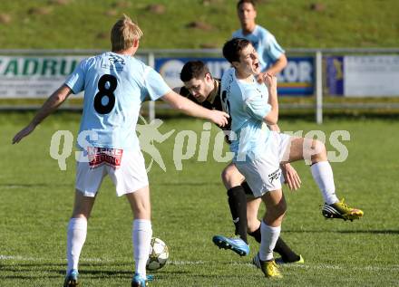 Fussball. Kaerntner Liga. Koettmannsdorf gegen St. Veit. Buergler Stephan (Koettmannsdorf), Rupprecht Patrick, Groinig Raphael (St. Veit).. Koettmannsdorf, 24.4.2013.
Foto: Kuess
---
pressefotos, pressefotografie, kuess, qs, qspictures, sport, bild, bilder, bilddatenbank