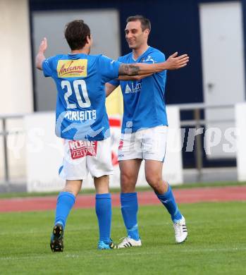 Fussball Regionalliga. VSV gegen Sturm Graz Amateure. Torjubel Marco Reich, Michael Kirisits (VSV). Villach, 26.4.2013.
Foto: Kuess
---
pressefotos, pressefotografie, kuess, qs, qspictures, sport, bild, bilder, bilddatenbank