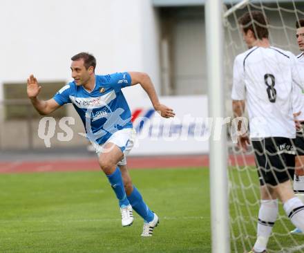 Fussball Regionalliga. VSV gegen Sturm Graz Amateure. Torjubel Marco Reich (VSV). Villach, 26.4.2013.
Foto: Kuess
---
pressefotos, pressefotografie, kuess, qs, qspictures, sport, bild, bilder, bilddatenbank