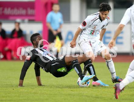 Fussball. Bundesliga.  RZ Pellets WAC gegen SK Puntigamer Sturm Graz.  Michele Polverino, (WAC), Richard Sukuta  (Graz). Wolfsberg, 27.4.2013.
Foto: Kuess

---
pressefotos, pressefotografie, kuess, qs, qspictures, sport, bild, bilder, bilddatenbank