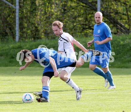 Fussball Unterliga Ost. Ludmannsdorf gegen ASV. Glantschnig Christian (Ludmannsdorf), Sablatnig Christian (ASV).  Ludmannsdorf, am 28.4.2013.
Foto: Kuess
---
pressefotos, pressefotografie, kuess, qs, qspictures, sport, bild, bilder, bilddatenbank