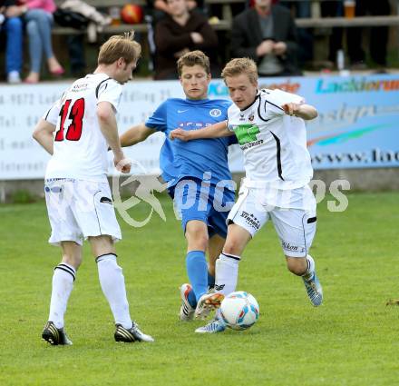 Fussball Unterliga Ost. Ludmannsdorf gegen ASV. Glantschnig Christian, Hobel Julian (Ludmannsdorf), Jedlautschnig Manuel  (ASV). Ludmannsdorf, am 28.4.2013.
Foto: Kuess
---
pressefotos, pressefotografie, kuess, qs, qspictures, sport, bild, bilder, bilddatenbank