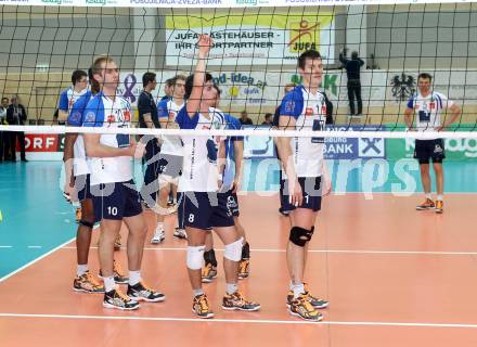 Volleyball. AVL Finalspiel. Aich/Dob gegen Hypo Tirol. Enttaeuschte Tiroler Spieler. Bleiburg, 30.4.2013.
Foto: Kuess

---
pressefotos, pressefotografie, kuess, qs, qspictures, sport, bild, bilder, bilddatenbank