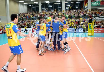 Volleyball. AVL Finalspiel. Aich/Dob gegen Hypo Tirol. Jubel (Aich/Dob). Bleiburg, 30.4.2013.
Foto: Kuess

---
pressefotos, pressefotografie, kuess, qs, qspictures, sport, bild, bilder, bilddatenbank