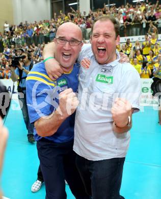 Volleyball. AVL Finalspiel. Aich/Dob gegen Hypo Tirol. Jubel Bogdan Kotnik, MICHEU Martin (Aich/Dob). Bleiburg, 30.4.2013.
Foto: Kuess

---
pressefotos, pressefotografie, kuess, qs, qspictures, sport, bild, bilder, bilddatenbank