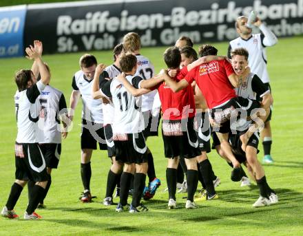 Fussball Kaerntner Liga. St. Veit gegen Maria Saal. Jubel Maria Saal.
St. Veit, 3.5.2013.
Foto: Kuess
---
pressefotos, pressefotografie, kuess, qs, qspictures, sport, bild, bilder, bilddatenbank