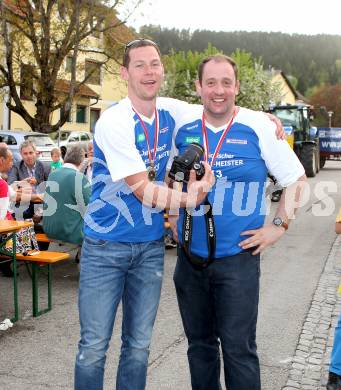 Volleyball. Aich/Dob. Meisterfeier. Nejc Pusnik, Martin Micheu. Bleiburg, 1.5.2013.
Foto: Kuess
---
pressefotos, pressefotografie, kuess, qs, qspictures, sport, bild, bilder, bilddatenbank