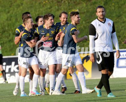 Fussball Kaerntner Liga. St. Veit gegen Maria Saal. Torjubel (St.Veit).
St. Veit, 3.5.2013.
Foto: Kuess
---
pressefotos, pressefotografie, kuess, qs, qspictures, sport, bild, bilder, bilddatenbank