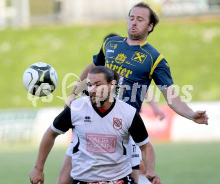 Fussball Kaerntner Liga. St. Veit gegen Maria Saal. Roman Tengg, (St.Veit), Hannes Pickl  (Maria Saal).
St. Veit, 3.5.2013.
Foto: Kuess
---
pressefotos, pressefotografie, kuess, qs, qspictures, sport, bild, bilder, bilddatenbank