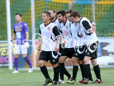 Fussball Kaerntner Liga. St. Veit gegen Maria Saal. Torjubel (Maria Saal).
St. Veit, 3.5.2013.
Foto: Kuess
---
pressefotos, pressefotografie, kuess, qs, qspictures, sport, bild, bilder, bilddatenbank