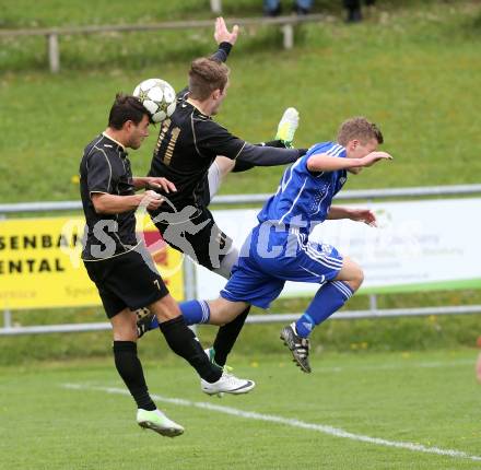 Fussball Kaerntner Liga. Koettmannsdorf gegen Treibach. Zsolt Vari, Aner Mandzic (Koettmannsdorf), Christoph Lintschinger (Treibach). Koettmannsdorf, am 5.5.2013.
Foto: Kuess 
---
pressefotos, pressefotografie, kuess, qs, qspictures, sport, bild, bilder, bilddatenbank