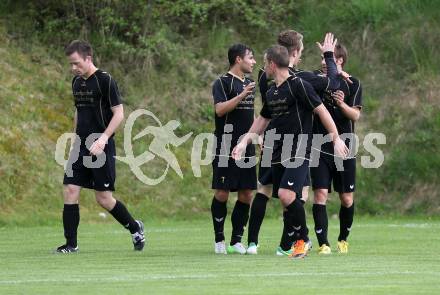 Fussball Kaerntner Liga. Koettmannsdorf gegen Treibach. Torjubel (Koettmannsdorf). Koettmannsdorf, am 5.5.2013.
Foto: Kuess 
---
pressefotos, pressefotografie, kuess, qs, qspictures, sport, bild, bilder, bilddatenbank