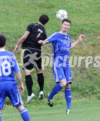 Fussball Kaerntner Liga. Koettmannsdorf gegen Treibach. Zsolt Vari (Koettmannsdorf), Lukas Rabitsch (Treibach). Koettmannsdorf, am 5.5.2013.
Foto: Kuess 
---
pressefotos, pressefotografie, kuess, qs, qspictures, sport, bild, bilder, bilddatenbank