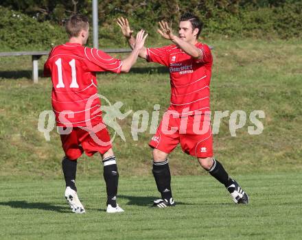 Fussball Unterliga Ost. Ludmannsdorf gegen Woelfnitz. Torjubel Daniel Zlattinger, Guenther Zussner   (Woelfnitz). Ludmannsdorf, am 9.5.2013.
Foto: Kuess
---
pressefotos, pressefotografie, kuess, qs, qspictures, sport, bild, bilder, bilddatenbank