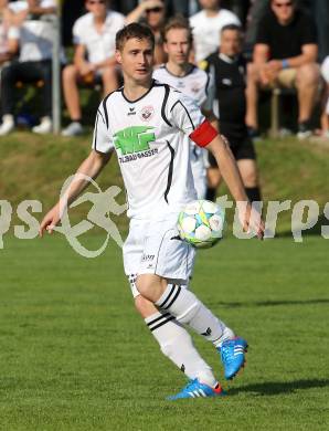 Fussball Unterliga Ost. Ludmannsdorf gegen Woelfnitz. Stefan Modritsch (Ludmannsdorf). Ludmannsdorf, am 9.5.2013.
Foto: Kuess
---
pressefotos, pressefotografie, kuess, qs, qspictures, sport, bild, bilder, bilddatenbank