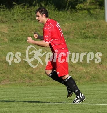 Fussball Unterliga Ost. Ludmannsdorf gegen Woelfnitz. Torjubel  Guenther Zussner   (Woelfnitz). Ludmannsdorf, am 9.5.2013.
Foto: Kuess
---
pressefotos, pressefotografie, kuess, qs, qspictures, sport, bild, bilder, bilddatenbank