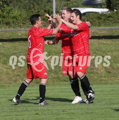 Fussball Unterliga Ost. Ludmannsdorf gegen Woelfnitz. Torjubel Rene Primig, Daniel Zlattinger, Guenther Zussner   (Woelfnitz). Ludmannsdorf, am 9.5.2013.
Foto: Kuess
---
pressefotos, pressefotografie, kuess, qs, qspictures, sport, bild, bilder, bilddatenbank