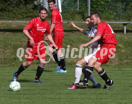 Fussball Unterliga Ost. Ludmannsdorf gegen Woelfnitz. Sphetim Hoti(Ludmannsdorf), Christoph Wrulich  (Woelfnitz). Ludmannsdorf, am 9.5.2013.
Foto: Kuess
---
pressefotos, pressefotografie, kuess, qs, qspictures, sport, bild, bilder, bilddatenbank