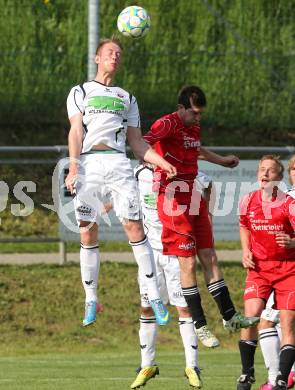 Fussball Unterliga Ost. Ludmannsdorf gegen Woelfnitz. Michael Ramusch(Ludmannsdorf), Karl Schweighofer (Woelfnitz). Ludmannsdorf, am 9.5.2013.
Foto: Kuess
---
pressefotos, pressefotografie, kuess, qs, qspictures, sport, bild, bilder, bilddatenbank