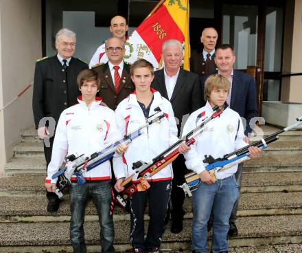 Schiesssport. Eroeffnung Schiessanlage des Schuetzenvereines St. Veit an der Glan. Erwin Rebernig, Probst Werner, Peter Hollerer, Klaus Deiser, Reinhard Tellian, Guenther Leikam, Matthias Heiliger, Christian Amman, Tristan Faullant. St. Veit, am 8.12.2012.
Foto: Kuess
---
pressefotos, pressefotografie, kuess, qs, qspictures, sport, bild, bilder, bilddatenbank