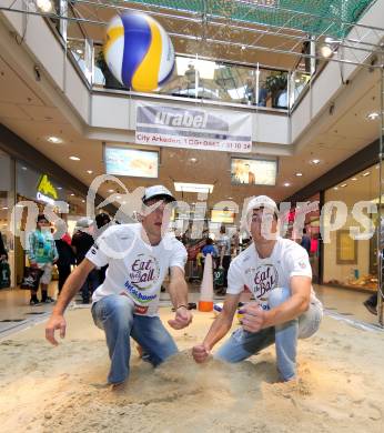 Beachvolleyball. Alexander Huber, Robin Seidl. City Arkaden. Klagenfurt, am 10.5.2013.
Foto: Kuess
---
pressefotos, pressefotografie, kuess, qs, qspictures, sport, bild, bilder, bilddatenbank