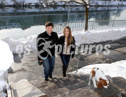 Eishockey. VSV.  Derek Damon mit Freundin Andrea. Villach, 19.1.2013.
Foto: Kuess
---
pressefotos, pressefotografie, kuess, qs, qspictures, sport, bild, bilder, bilddatenbank