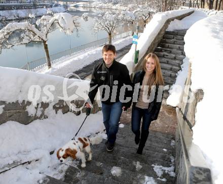 Eishockey. VSV.  Derek Damon mit Freundin Andrea. Villach, 19.1.2013.
Foto: Kuess
---
pressefotos, pressefotografie, kuess, qs, qspictures, sport, bild, bilder, bilddatenbank