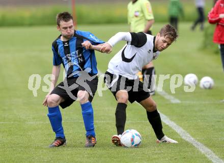 Fussball Kaerntner Liga. Maria Saal gegen SG Drautal. Michaerl Fick, (Maria Saal), Stefan Stresch (Drautal). Maria Saal, 11.4.2013.
Foto: Kuess
---
pressefotos, pressefotografie, kuess, qs, qspictures, sport, bild, bilder, bilddatenbank