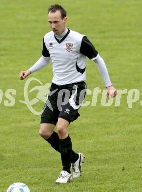 Fussball Kaerntner Liga. Maria Saal gegen SG Drautal. Martin Rauter Rauter (Maria Saal). Maria Saal, 11.4.2013.
Foto: Kuess
---
pressefotos, pressefotografie, kuess, qs, qspictures, sport, bild, bilder, bilddatenbank