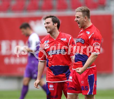 Fussball Regionalliga. SK Austria Klagenfurt gegen SAK. Torjubel Darijo Biscan, Helmut Koenig (SAK). Klagenfurt, 12.5.2013.
Foto: Kuess
---
pressefotos, pressefotografie, kuess, qs, qspictures, sport, bild, bilder, bilddatenbank