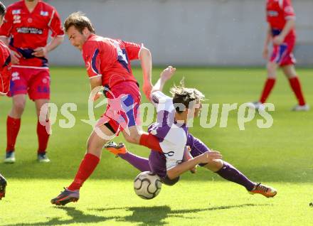 Fussball Regionalliga. SK Austria Klagenfurt gegen SAK. Fabian Miesenboeck,  (Austria Klagenfurt), Helmut Koenig (SAK). Klagenfurt, 12.5.2013.
Foto: Kuess
---
pressefotos, pressefotografie, kuess, qs, qspictures, sport, bild, bilder, bilddatenbank