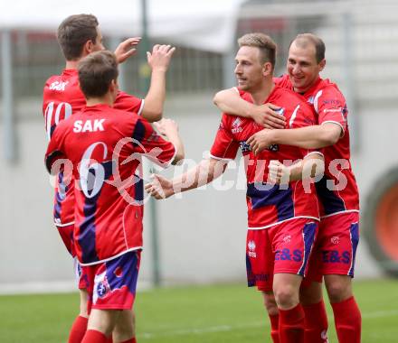 Fussball Regionalliga. SK Austria Klagenfurt gegen SAK.  Torjubel Darijo Biscan, Christian Dlopst (SAK). Klagenfurt, 12.5.2013.
Foto: Kuess
---
pressefotos, pressefotografie, kuess, qs, qspictures, sport, bild, bilder, bilddatenbank