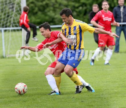 Fussball. Unterliga Ost. Woelfnitz gegen Liebenfels. Primig Rene (K) (Woelfnitz), Miloti Auron (Liebenfels). Woelfnitz, 12.5.2013.
Foto: Kuess 
---
pressefotos, pressefotografie, kuess, qs, qspictures, sport, bild, bilder, bilddatenbank