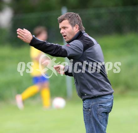 Fussball. Unterliga Ost. Woelfnitz gegen Liebenfels. Trainer Rutnig Michael (Woelfnitz). Woelfnitz, 12.5.2013.
Foto: Kuess 
---
pressefotos, pressefotografie, kuess, qs, qspictures, sport, bild, bilder, bilddatenbank