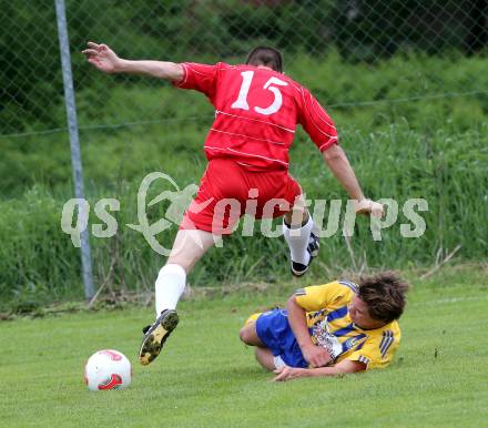 Fussball. Unterliga Ost. Woelfnitz gegen Liebenfels. Wrulich Christoph (Woelfnitz), Strutzmann Daniel (Liebenfels). Woelfnitz, 12.5.2013.
Foto: Kuess 
---
pressefotos, pressefotografie, kuess, qs, qspictures, sport, bild, bilder, bilddatenbank