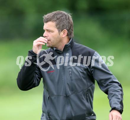 Fussball. Unterliga Ost. Woelfnitz gegen Liebenfels. Trainer Rutnig Michael (Woelfnitz). Woelfnitz, 12.5.2013.
Foto: Kuess 
---
pressefotos, pressefotografie, kuess, qs, qspictures, sport, bild, bilder, bilddatenbank