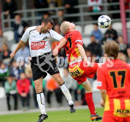 Fussball. Kaerntner Liga. ATSV Wolfsberg gegen WAC Amateure. Stoni Marcel Maximilian (Wolfsberg), Jochum Hannes Franz (WAC Amateure).  Wolfsberg, 16. 5. 2013.
Foto: Kuess
---
pressefotos, pressefotografie, kuess, qs, qspictures, sport, bild, bilder, bilddatenbank