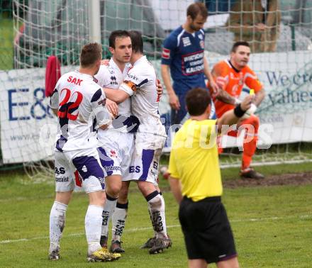 Fussball Regionalliga. SAK gegen Kalsdorf. Torjubel Murat Veliu (SAK). Klagenfurt, am 17.5.2013.
Foto: Kuess
---
pressefotos, pressefotografie, kuess, qs, qspictures, sport, bild, bilder, bilddatenbank