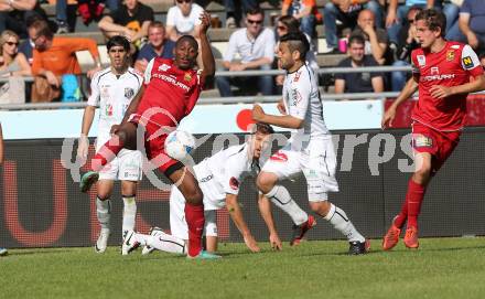 Fussball Bundesliga. RZ Pellets WAC gegen FC Admira Wacker Moedling.  Michele Polverino, (WAC),  Mevoungou Mekoulou Patrick  (Moedling). Wolfsberg, 18.5.2013.
Foto: Kuess

---
pressefotos, pressefotografie, kuess, qs, qspictures, sport, bild, bilder, bilddatenbank