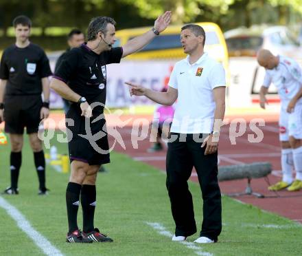 Fussball Bundesliga. RZ Pellets WAC gegen FC Admira Wacker Moedling.  Schiedsrichter Rene Eisner, Trainer Dietmar Kuehbauer (Moedling). Wolfsberg, 18.5.2013.
Foto: Kuess

---
pressefotos, pressefotografie, kuess, qs, qspictures, sport, bild, bilder, bilddatenbank