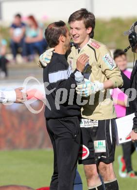 Fussball Bundesliga. RZ Pellets WAC gegen FC Admira Wacker Moedling.  Co-Trainer Rene Poms, Max Friesacher (WAC). Wolfsberg, 18.5.2013.
Foto: Kuess

---
pressefotos, pressefotografie, kuess, qs, qspictures, sport, bild, bilder, bilddatenbank