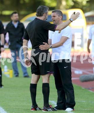 Fussball Bundesliga. RZ Pellets WAC gegen FC Admira Wacker Moedling.  Schiedsrichter Rene Eisner, Trainer Dietmar Kuehbauer (Moedling). Wolfsberg, 18.5.2013.
Foto: Kuess

---
pressefotos, pressefotografie, kuess, qs, qspictures, sport, bild, bilder, bilddatenbank