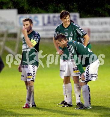 Fussball Regionalliga. Feldkirchen gegen Pasching. Mathias Regal, Kevin Vaschauner, Robert Tiffner enttaeuscht (Feldkirchen). Feldkirchen, 24.5.2013.
Foto: Kuess
---
pressefotos, pressefotografie, kuess, qs, qspictures, sport, bild, bilder, bilddatenbank