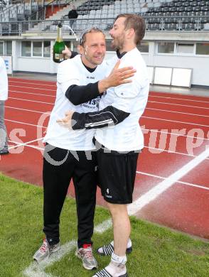 Fussball Kaerntner Liga. Christoph Cemernjak, Trainer Rene Poms. Meisterjubel WAC. Wolfsberg, am 25.5.2013.
Foto: Kuess
---
pressefotos, pressefotografie, kuess, qs, qspictures, sport, bild, bilder, bilddatenbank